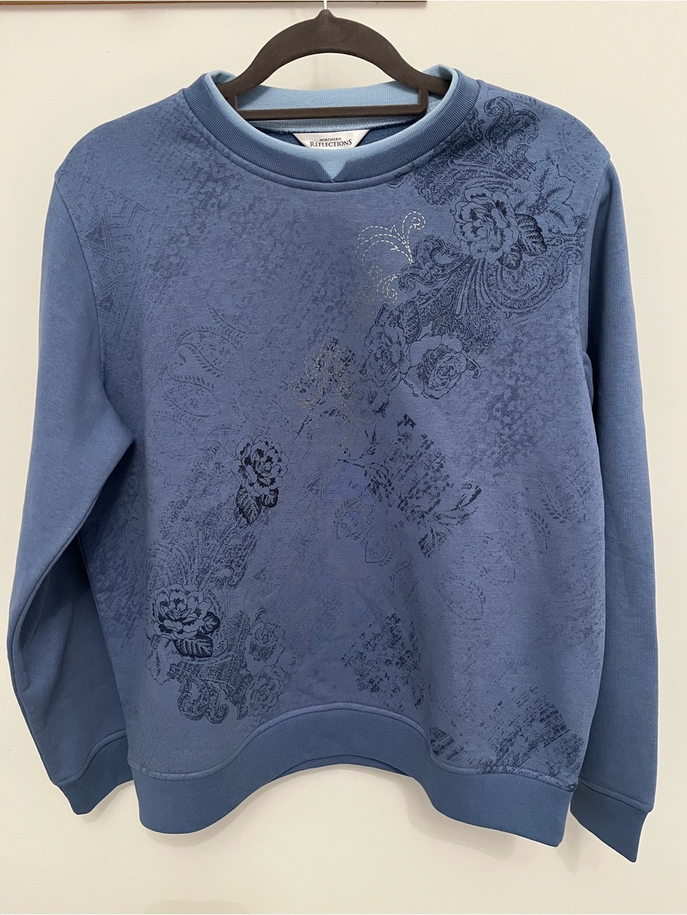 Northern Reflections Dusty Blue Floral Crewneck Sweatshirt